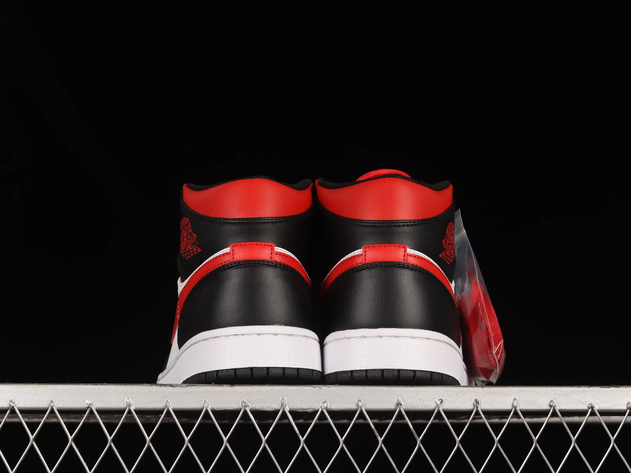 All categories Air Jordan Jordan series basketball shoes Air Jordan 1 Mid Air Jordan 1 Mid AJ1 Joe 1 black and white mid-top basketball shoes 554724-079